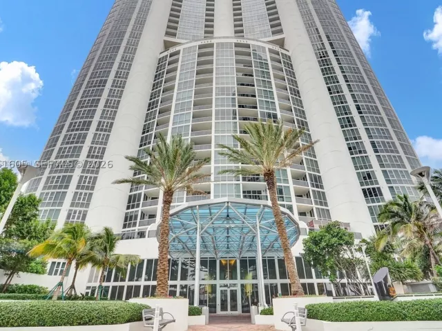 2-bedroom condo for rent in Sunny Isles Beach - 18201 Collins Ave 4209A - MondialRealty