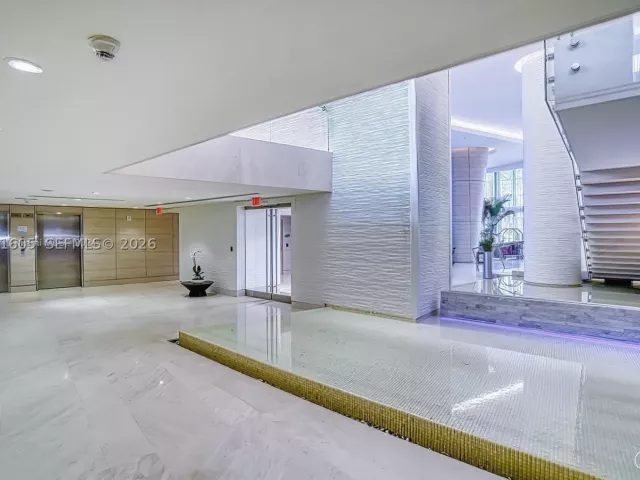 2-bedroom condo for rent in Sunny Isles Beach - 18201 Collins Ave 4209A - MondialRealty