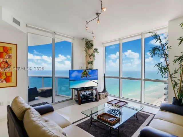 2-bedroom condo for rent in Sunny Isles Beach - 18201 Collins Ave 4209A - MondialRealty