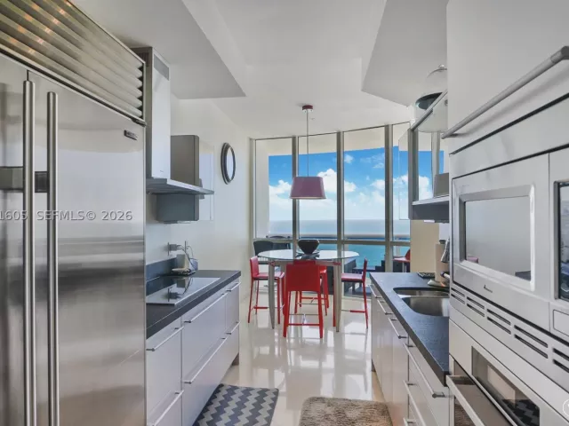 2-bedroom condo for rent in Sunny Isles Beach - 18201 Collins Ave 4209A - MondialRealty