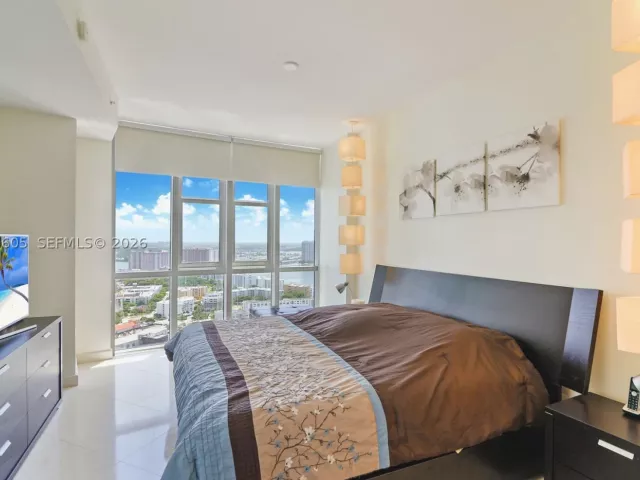 2-bedroom condo for rent in Sunny Isles Beach - 18201 Collins Ave 4209A - MondialRealty