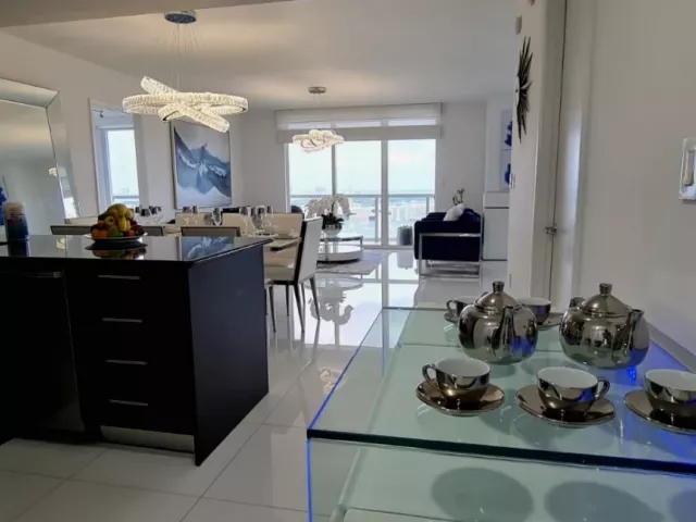 3-bedroom condo for rent in Miami - 50 Biscayne Blvd 2810 - MondialRealty