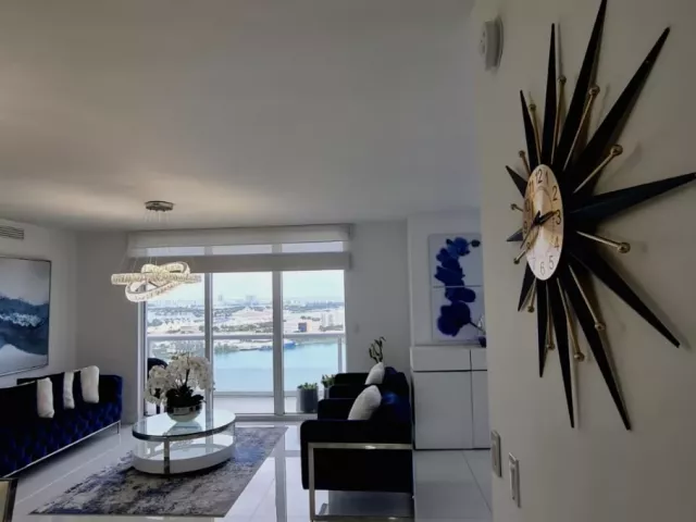 3-bedroom condo for rent in Miami - 50 Biscayne Blvd 2810 - MondialRealty