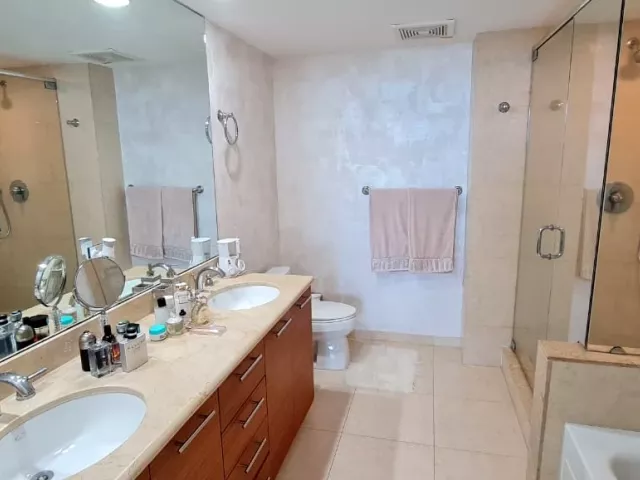 3-bedroom condo for rent in Miami - 50 Biscayne Blvd 2810 - MondialRealty