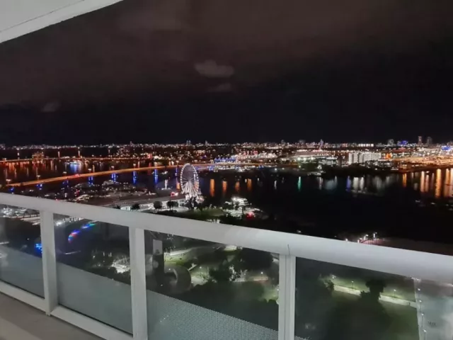 3-bedroom condo for rent in Miami - 50 Biscayne Blvd 2810 - MondialRealty