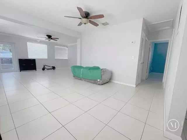 4-bedroom home for rent in Fort Lauderdale - 324 SW 22nd Street Unit A - MondialRealty