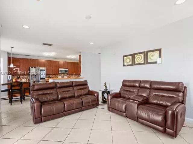 4-bedroom home for sale in Miami - 6504 SW 166th Ct - MondialRealty