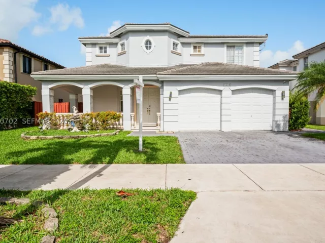 4-bedroom home for sale in Miami - 6504 SW 166th Ct - MondialRealty
