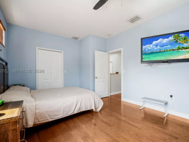 4-bedroom home for sale in Miami - 6504 SW 166th Ct - MondialRealty