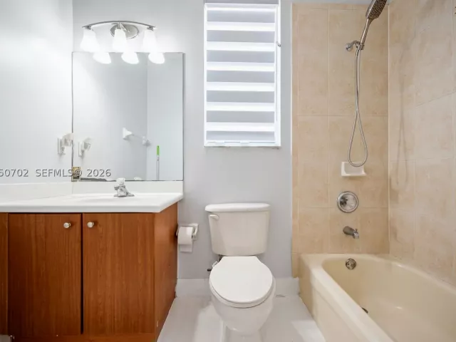 4-bedroom home for sale in Miami - 6504 SW 166th Ct - MondialRealty