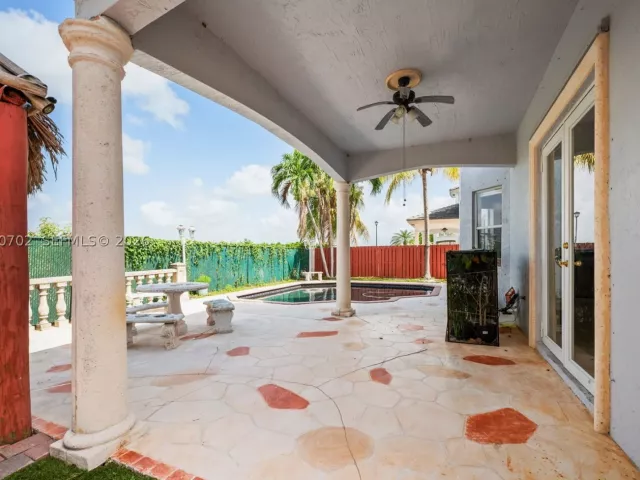 4-bedroom home for sale in Miami - 6504 SW 166th Ct - MondialRealty