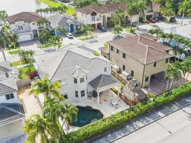 4-bedroom home for sale in Miami - 6504 SW 166th Ct - MondialRealty