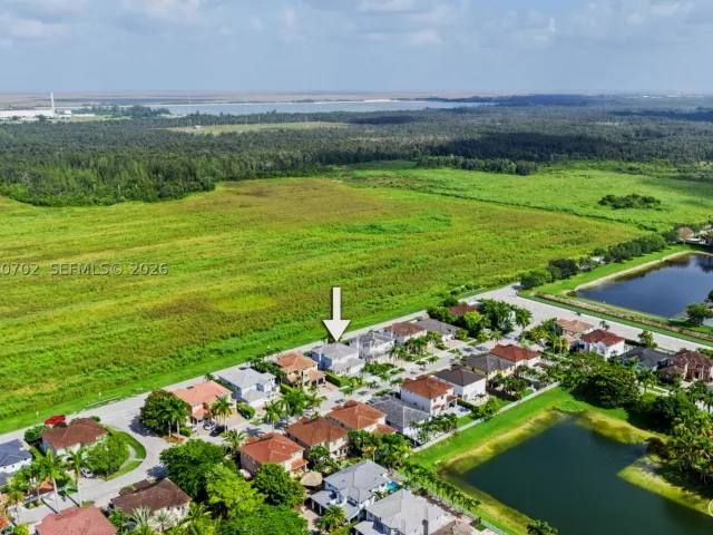 4-bedroom home for sale in Miami - 6504 SW 166th Ct - MondialRealty