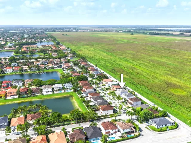 4-bedroom home for sale in Miami - 6504 SW 166th Ct - MondialRealty