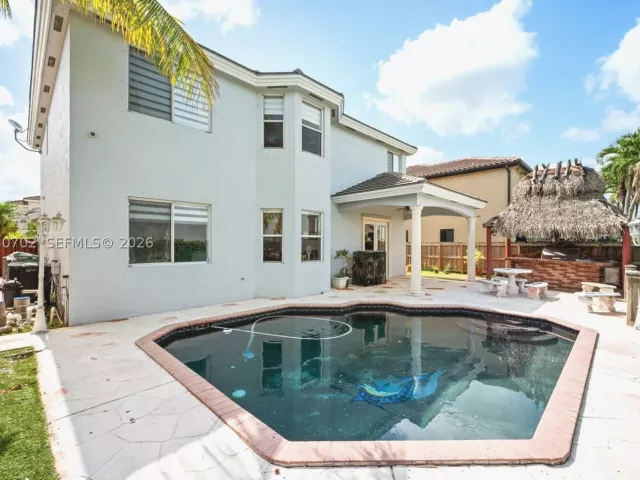 4-bedroom home for sale in Miami - 6504 SW 166th Ct - MondialRealty
