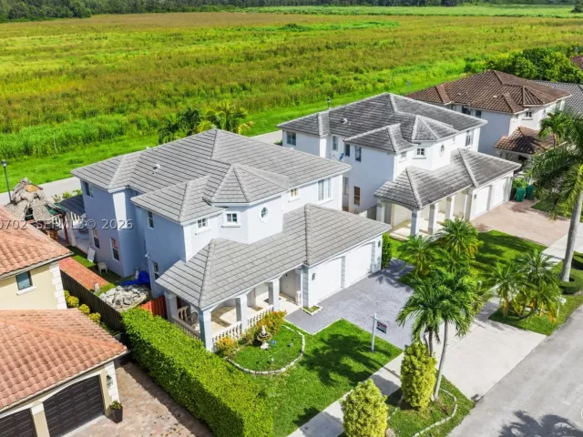 4-bedroom home for sale in Miami - 6504 SW 166th Ct - MondialRealty