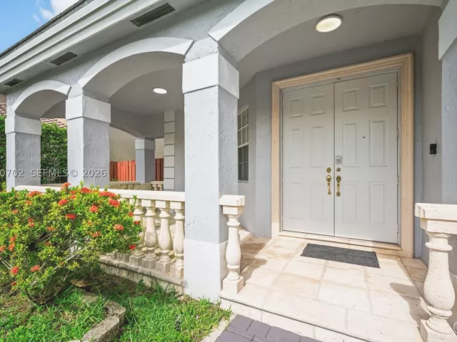 4-bedroom home for sale in Miami - 6504 SW 166th Ct - MondialRealty