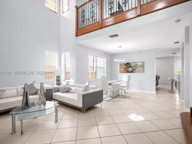 4-bedroom home for sale in Miami - 6504 SW 166th Ct - MondialRealty