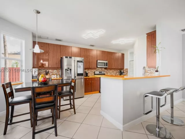 4-bedroom home for sale in Miami - 6504 SW 166th Ct - MondialRealty