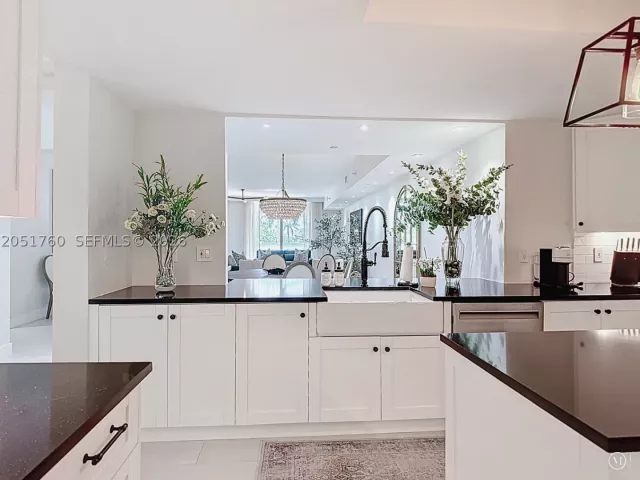 2-bedroom condo for sale in Key Biscayne - 445 Grand Bay Dr 418 - MondialRealty