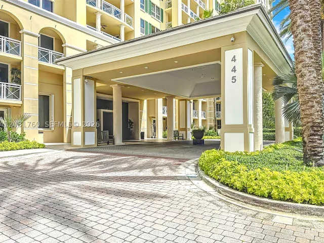 2-bedroom condo for sale in Key Biscayne - 445 Grand Bay Dr 418 - MondialRealty