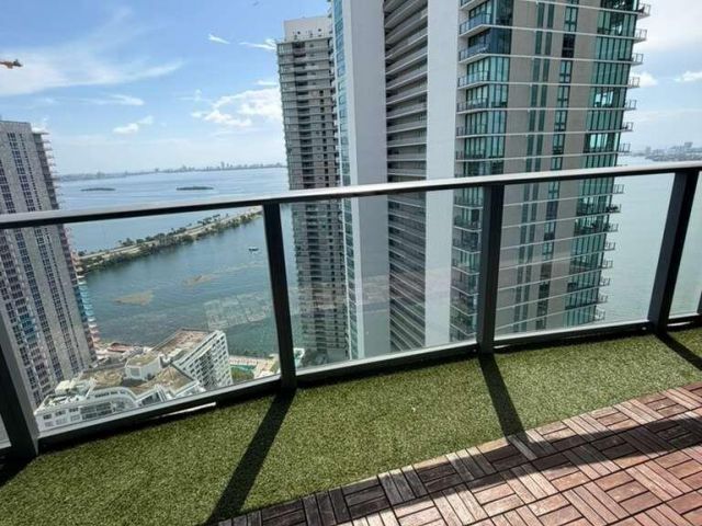 1-bedroom condo for sale in Miami - 501 NE 31st Street 3804 - MondialRealty