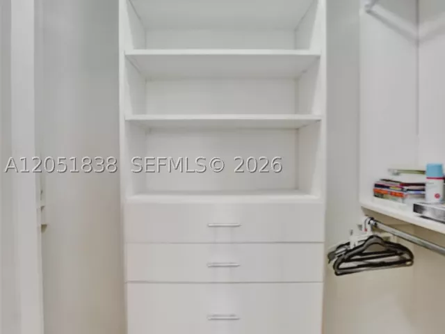 4-bedroom home for rent in Miami - 12401 SW 77th St 12401 - MondialRealty