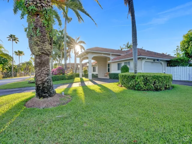 4-bedroom home for rent in Miami - 12401 SW 77th St 12401 - MondialRealty
