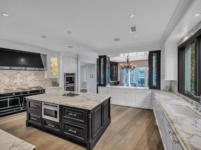 11-bedroom home for rent in Fort Lauderdale - 709 Idlewyld Drive - MondialRealty