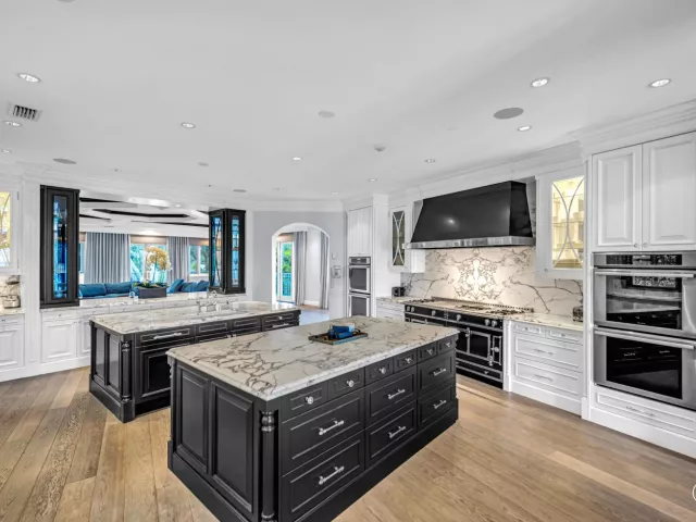 11-bedroom home for rent in Fort Lauderdale - 709 Idlewyld Drive - MondialRealty