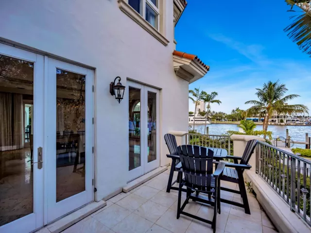 11-bedroom home for rent in Fort Lauderdale - 709 Idlewyld Drive - MondialRealty