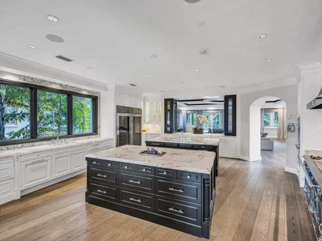 11-bedroom home for rent in Fort Lauderdale - 709 Idlewyld Drive - MondialRealty