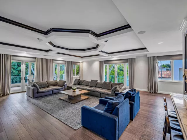 11-bedroom home for rent in Fort Lauderdale - 709 Idlewyld Drive - MondialRealty