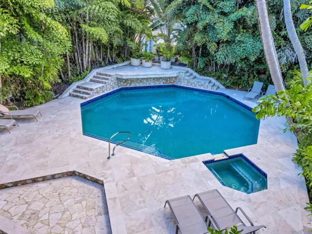 11-bedroom home for rent in Fort Lauderdale - 709 Idlewyld Drive - MondialRealty