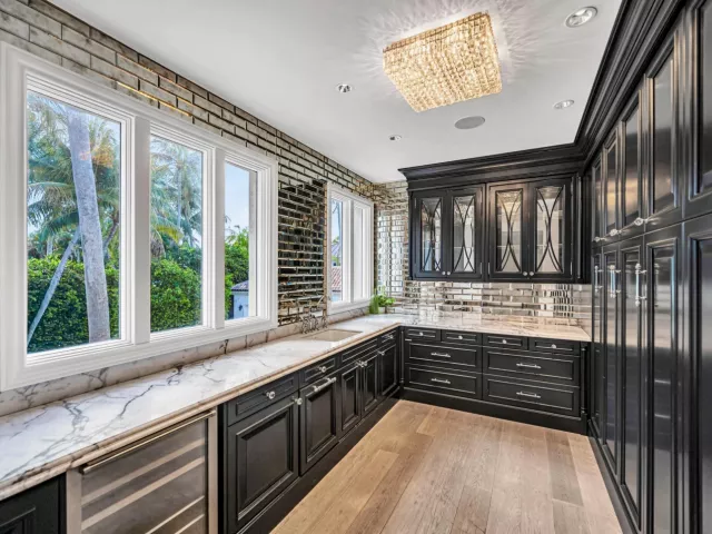 11-bedroom home for rent in Fort Lauderdale - 709 Idlewyld Drive - MondialRealty