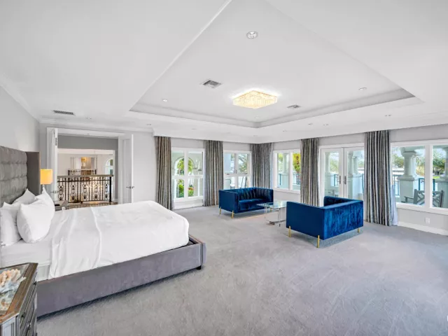 11-bedroom home for rent in Fort Lauderdale - 709 Idlewyld Drive - MondialRealty