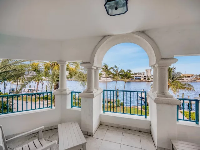 11-bedroom home for rent in Fort Lauderdale - 709 Idlewyld Drive - MondialRealty