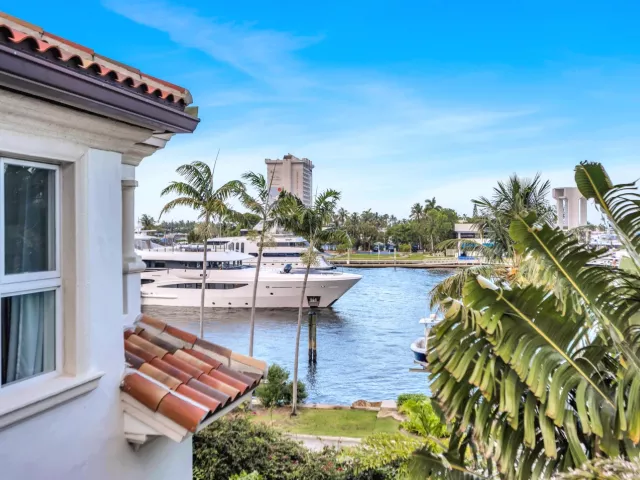 11-bedroom home for rent in Fort Lauderdale - 709 Idlewyld Drive - MondialRealty