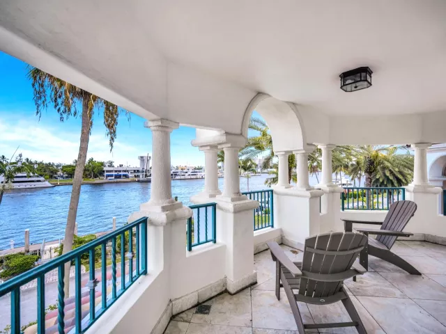 11-bedroom home for rent in Fort Lauderdale - 709 Idlewyld Drive - MondialRealty