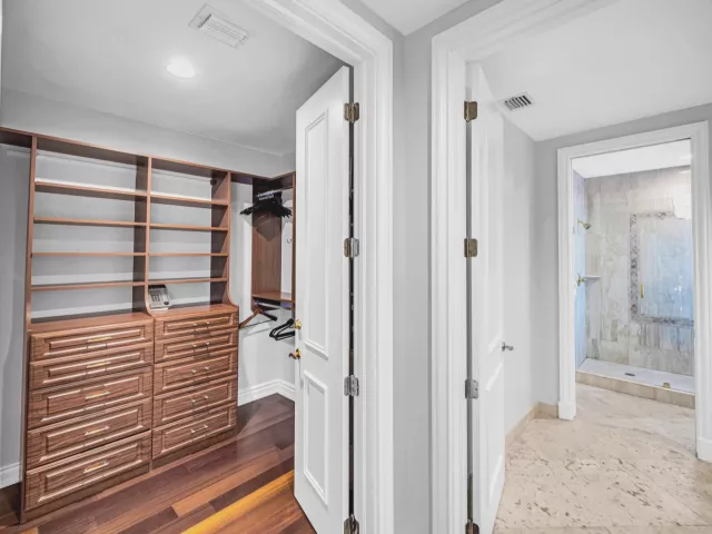 11-bedroom home for rent in Fort Lauderdale - 709 Idlewyld Drive - MondialRealty