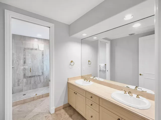 11-bedroom home for rent in Fort Lauderdale - 709 Idlewyld Drive - MondialRealty
