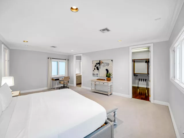 11-bedroom home for rent in Fort Lauderdale - 709 Idlewyld Drive - MondialRealty