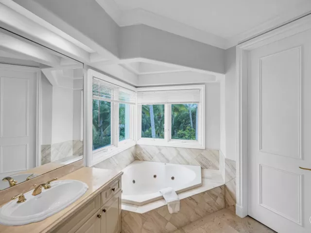 11-bedroom home for rent in Fort Lauderdale - 709 Idlewyld Drive - MondialRealty