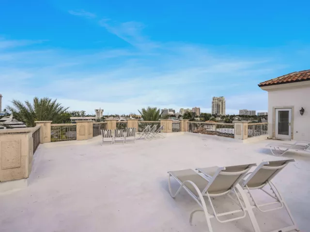 11-bedroom home for rent in Fort Lauderdale - 709 Idlewyld Drive - MondialRealty