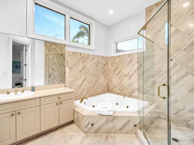 11-bedroom home for rent in Fort Lauderdale - 709 Idlewyld Drive - MondialRealty