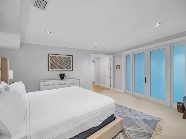 11-bedroom home for rent in Fort Lauderdale - 709 Idlewyld Drive - MondialRealty