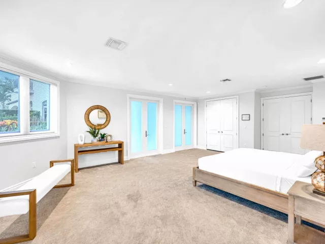 11-bedroom home for rent in Fort Lauderdale - 709 Idlewyld Drive - MondialRealty
