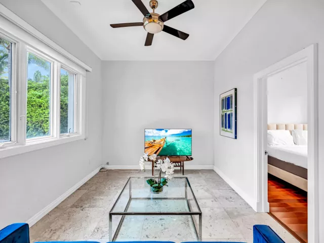 11-bedroom home for rent in Fort Lauderdale - 709 Idlewyld Drive - MondialRealty