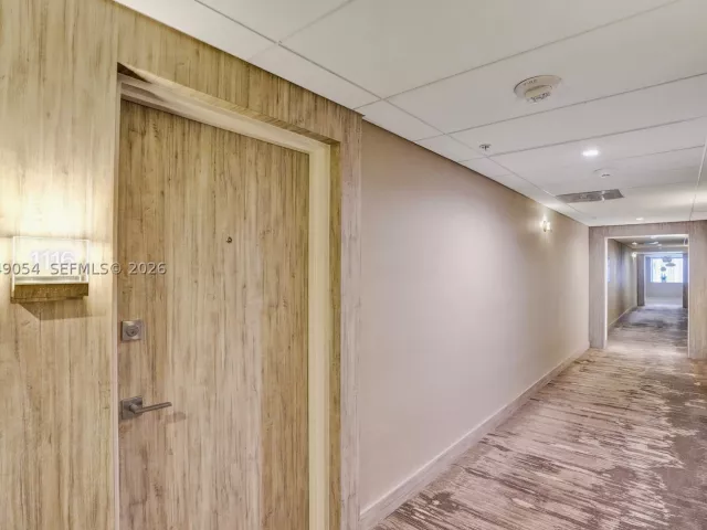 1-bedroom condo for sale in Bal Harbour - 10275 Collins Ave 1116 - MondialRealty