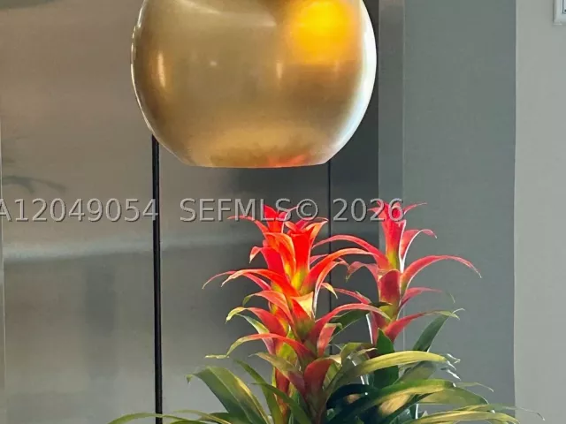 1-bedroom condo for sale in Bal Harbour - 10275 Collins Ave 1116 - MondialRealty
